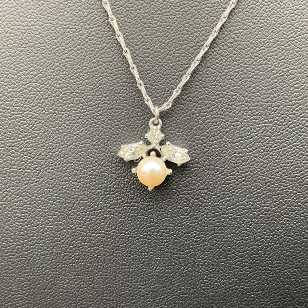 Sterling Silver Pearl Flower‎ Pendant Necklace  Rhinestone Petals 15" Chain